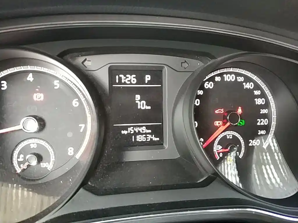 Volkswagen Passat 2015 1.8TSI DSG Elegance Edition фото 12