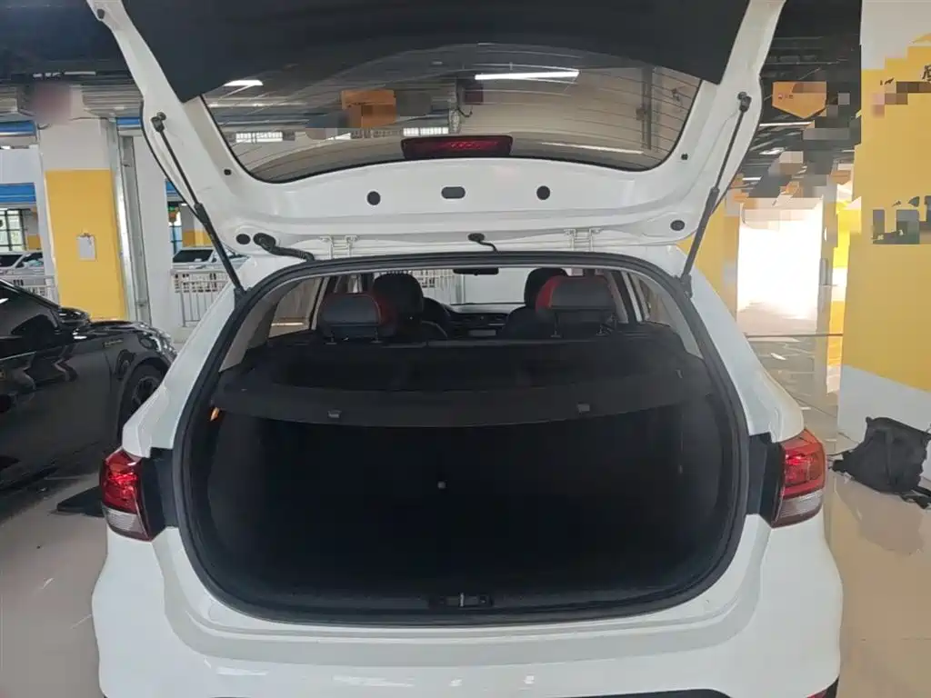 Kia KX CROSS 2018 1.6L Automatic Smart Sunroof Edition фото 19