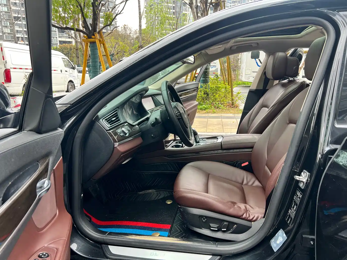 BMW 7 Series 2011 730Li Elegance фото 21