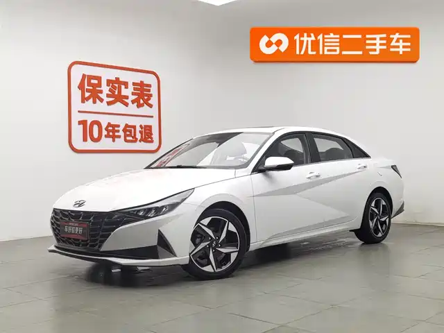 HYUNDAI ELANTRA
