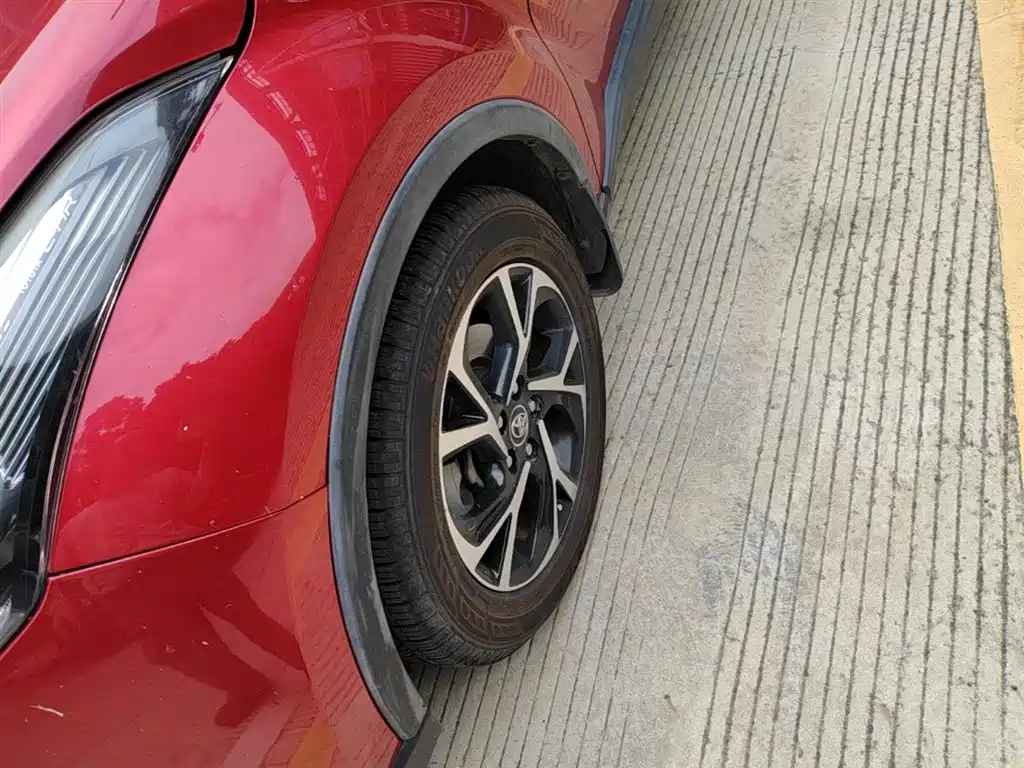 Toyota C-HR 2018 2.0L Luxury Sunroof Edition China VI фото 23