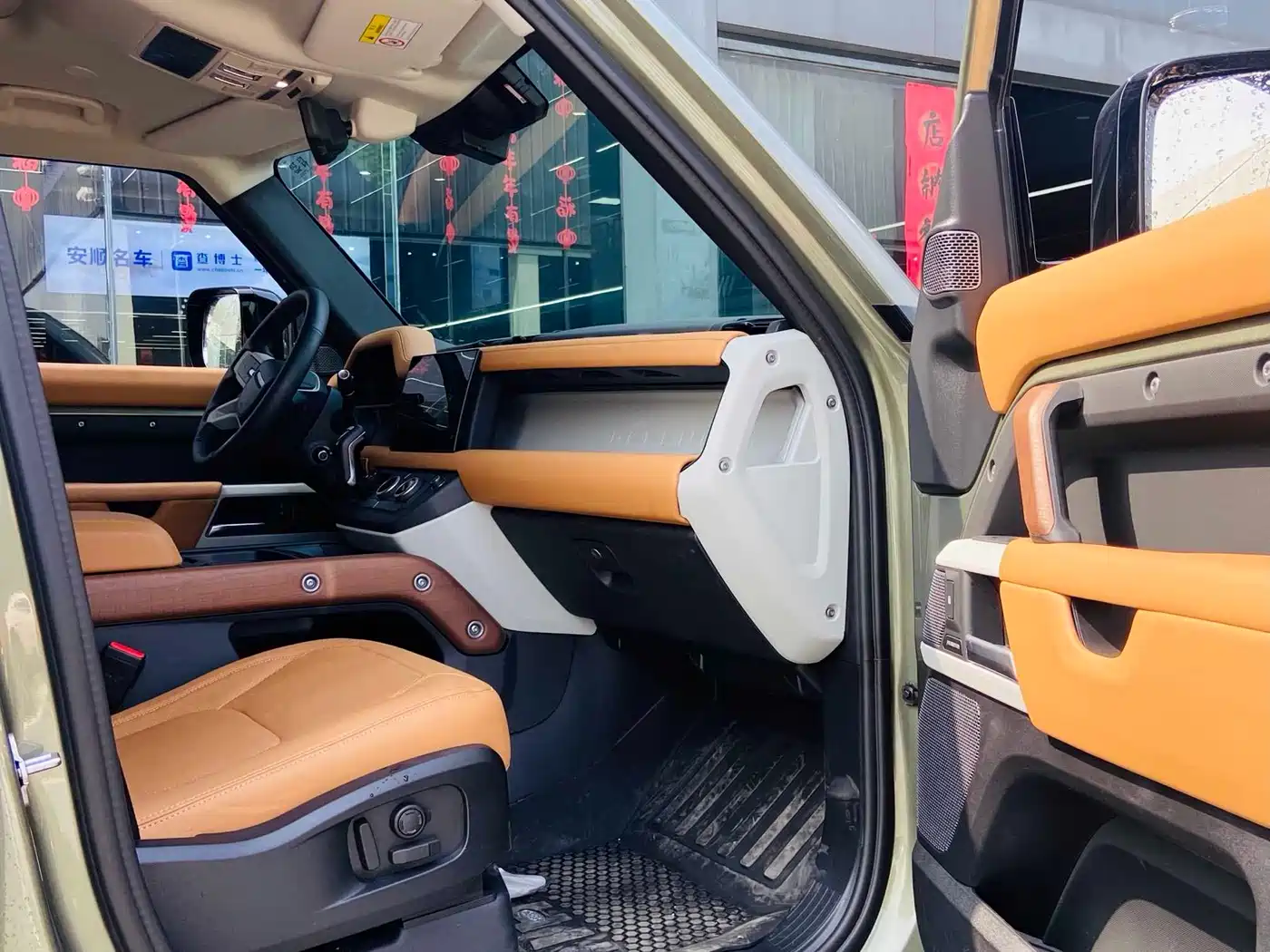 Land Rover Defender 2024 110 3.0T P400 Dark Special Edition фото 14