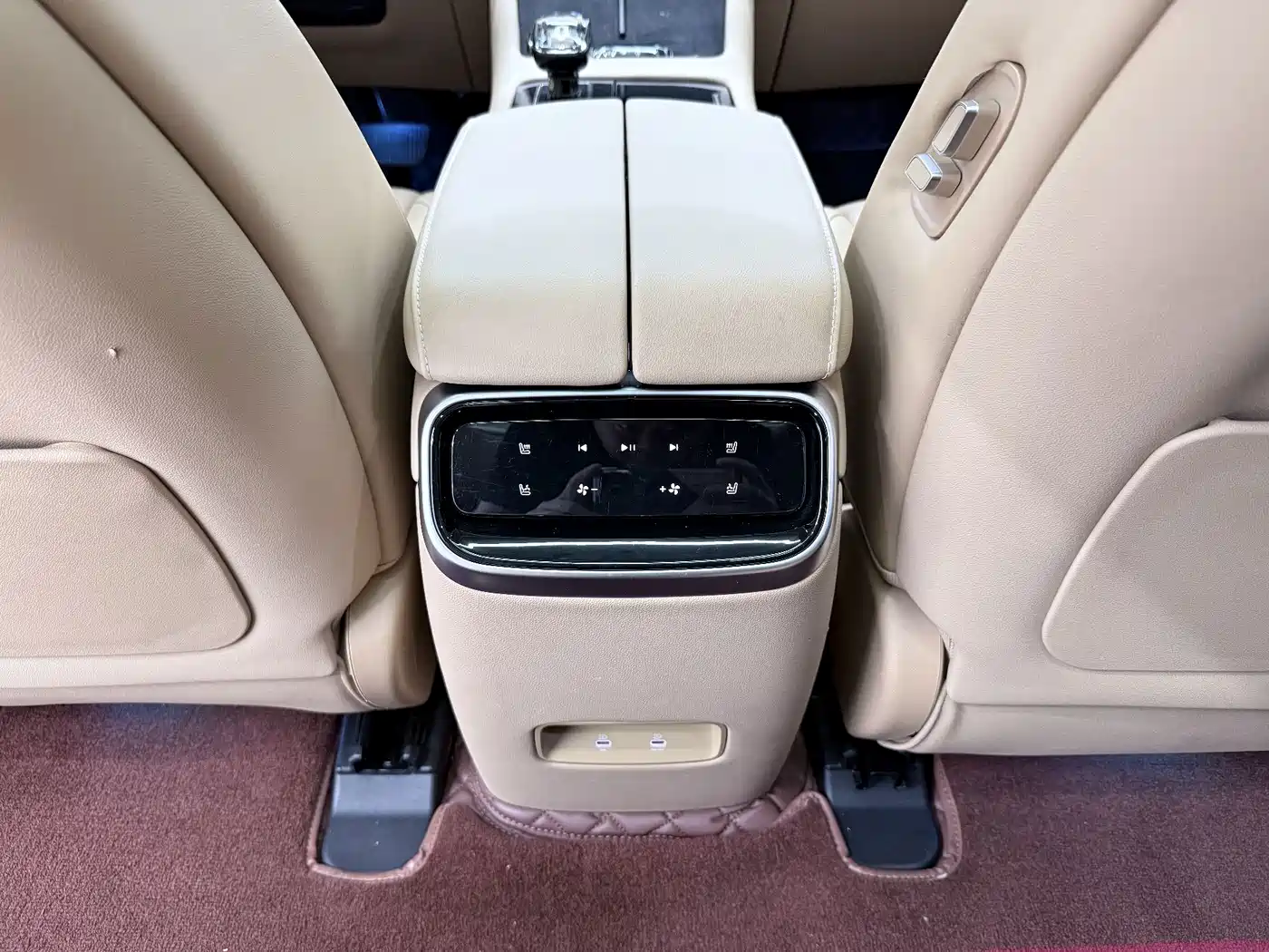 Aito M7 2022 2022 1.5T RWD Comfort Edition