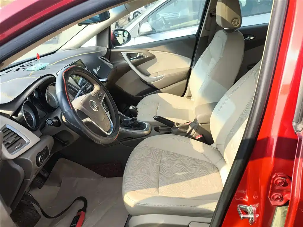 Buick Excelle 2013 Model GT 1.6L Manual Progressive фото 15