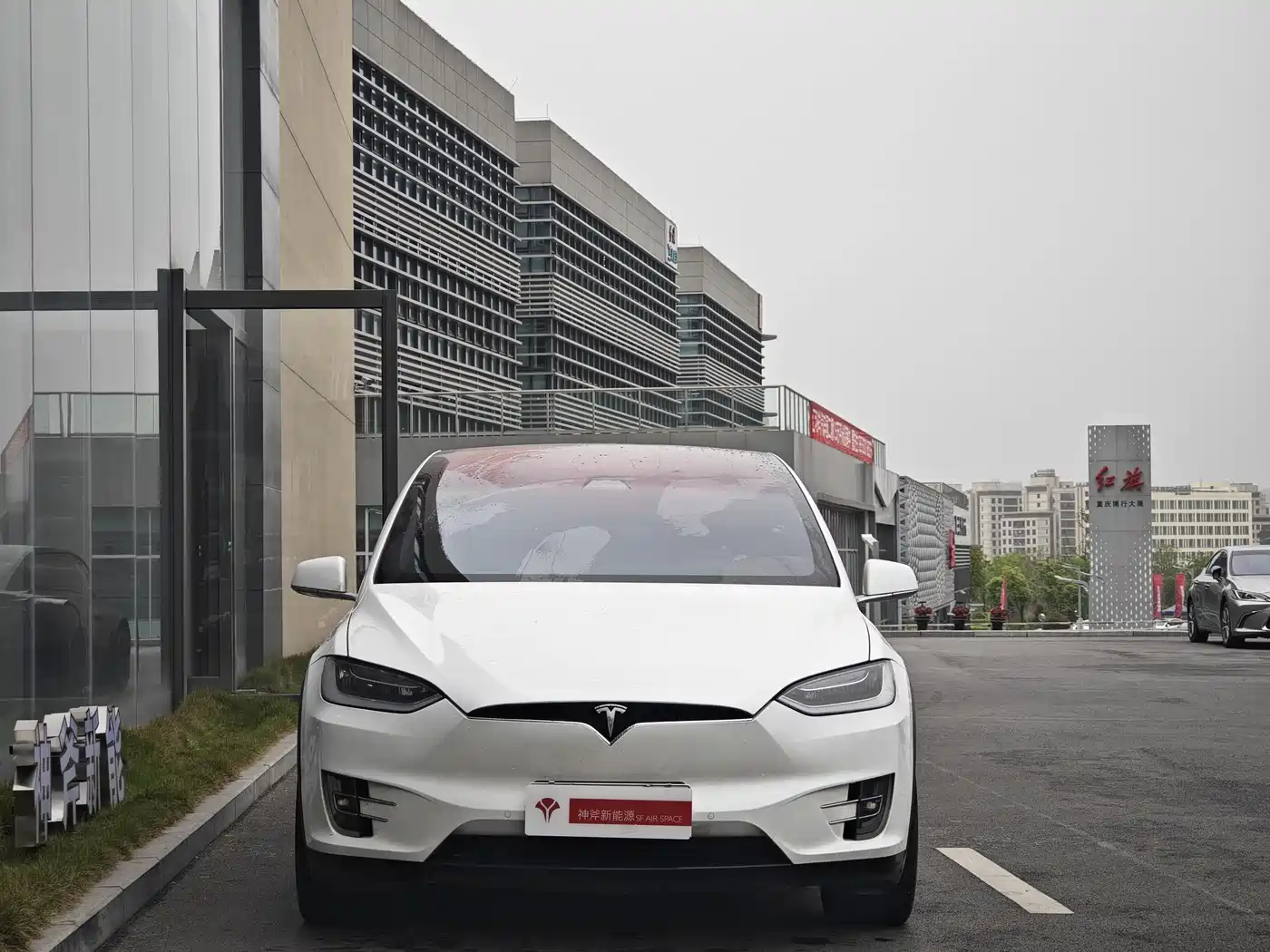 TESLA MODEL X