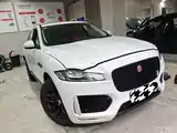 Фото 2 - Jaguar F-PACE