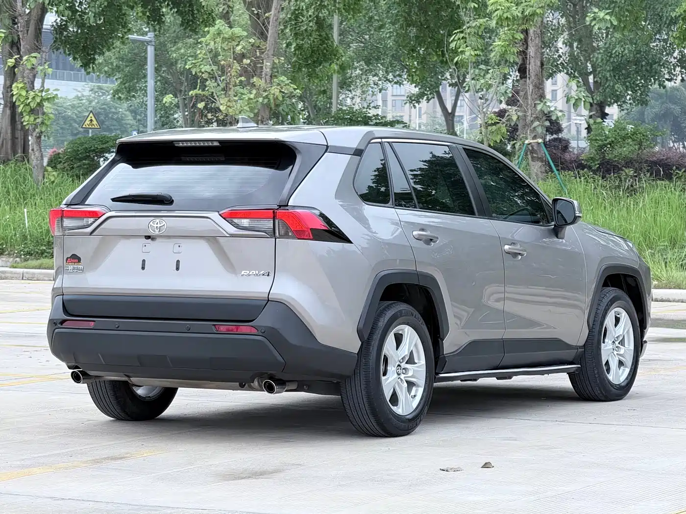 Toyota RAV4 Rongfang 2022 2.0L CVT 2WD Urban Edition фото 4