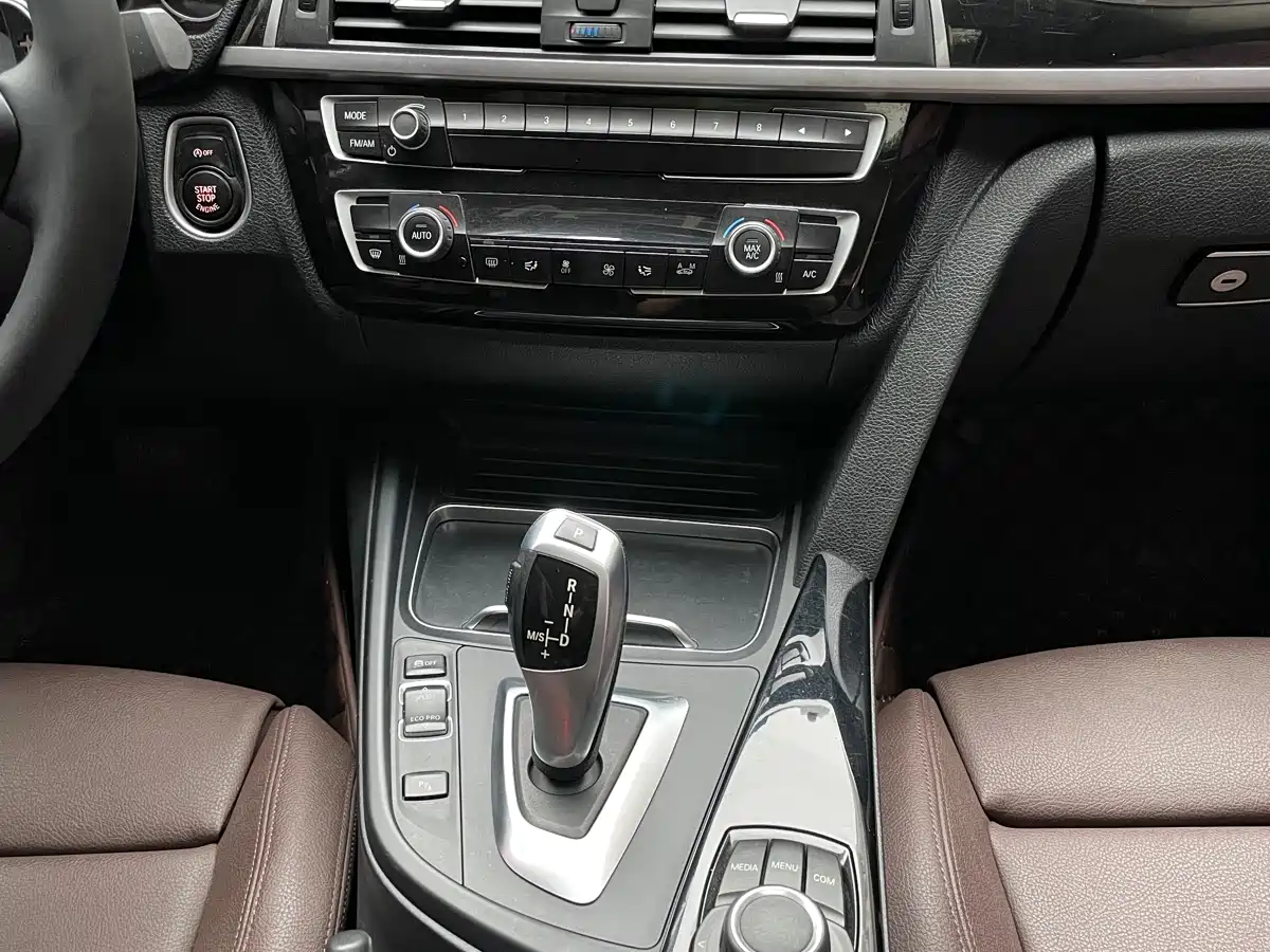 BMW 3 Series 2018 320Li Fashion Style фото 18
