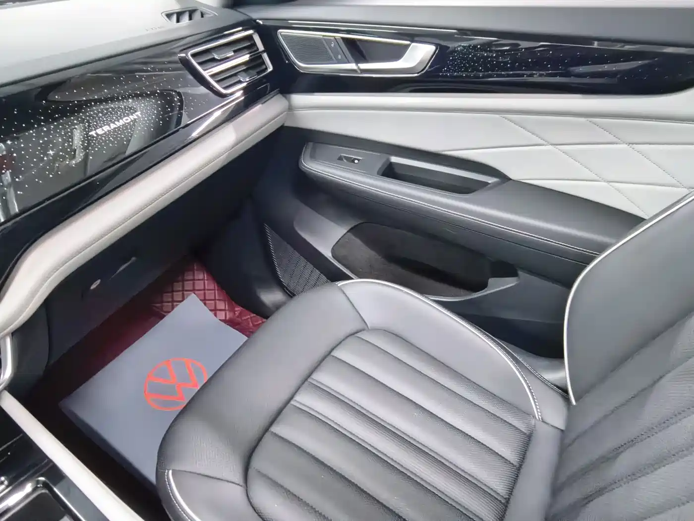 Volkswagen Teramont 2023 380TSI AWD Exclusive Luxury Edition фото 21