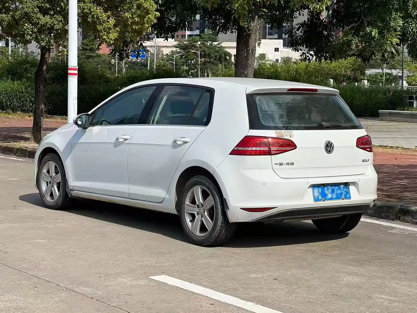 Volkswagen Golf 2016 1.6L Automatic Comfort фото 3
