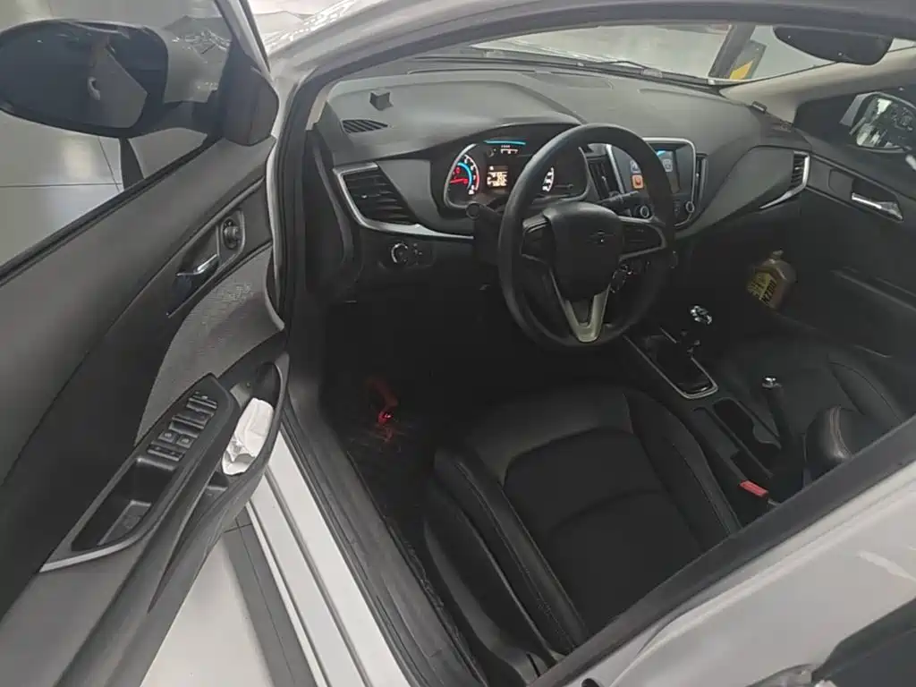 Photo 16 - Chevrolet Cavalier
