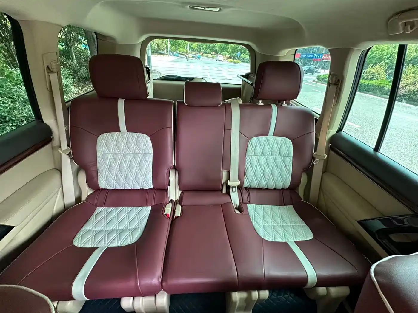 Toyota Land Cruiser (Import) 2015 4.0L V6 Middle East Low Configuration Edition фото 7