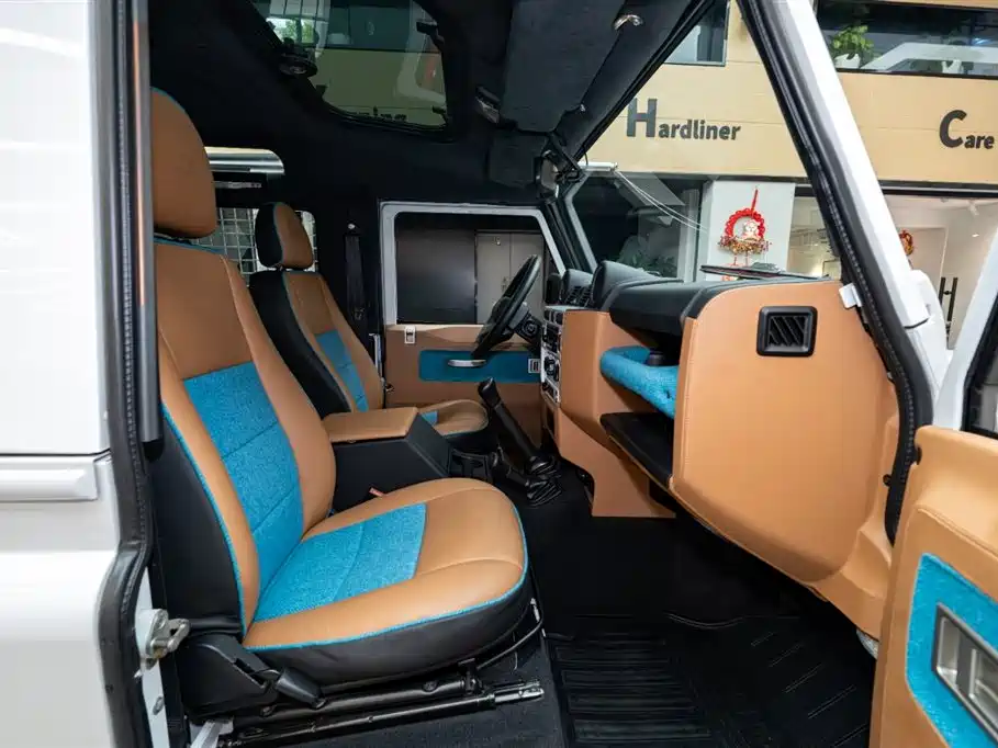 Land Rover Defender 2010 Ice·Fire Limited Edition фото 9