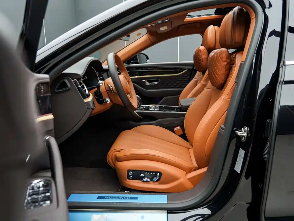 Bentley Flying Spur Plug-in Hybrid 2026 2025 Model Year 4.0T V8 Mulliner