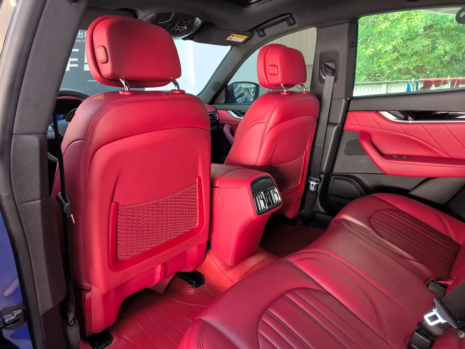 Photo 16 - Maserati Levante