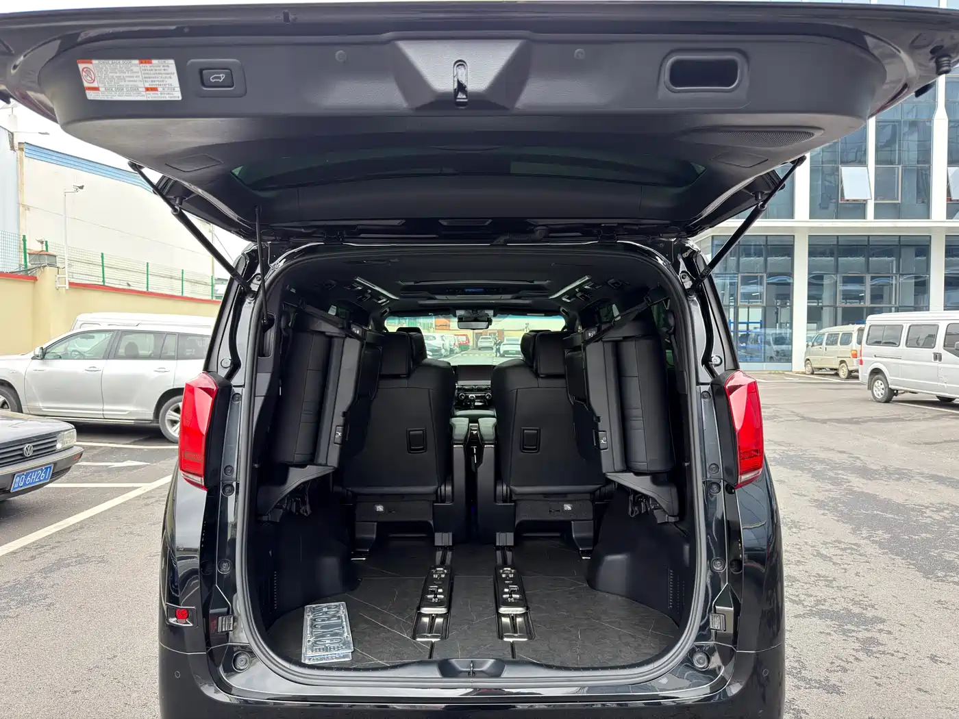 Toyota Alphard 2021 Hybrid 2.5L Premium фото 16