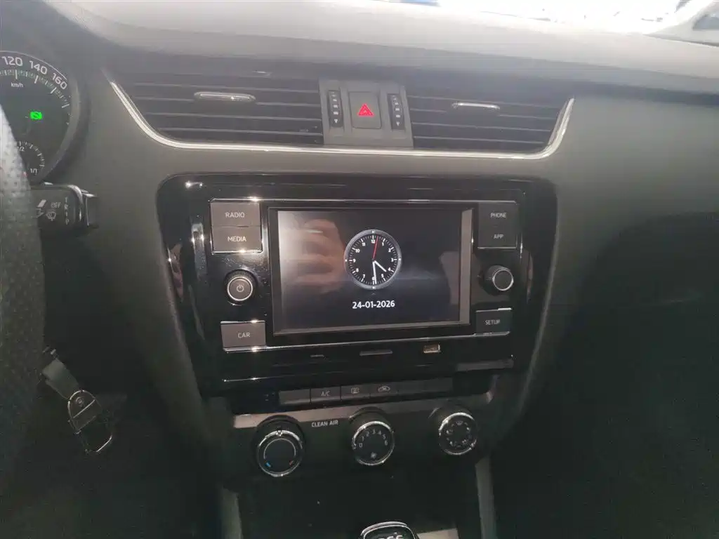 Škoda Octavia 2018 TSI230 DSG Comfort Edition фото 13