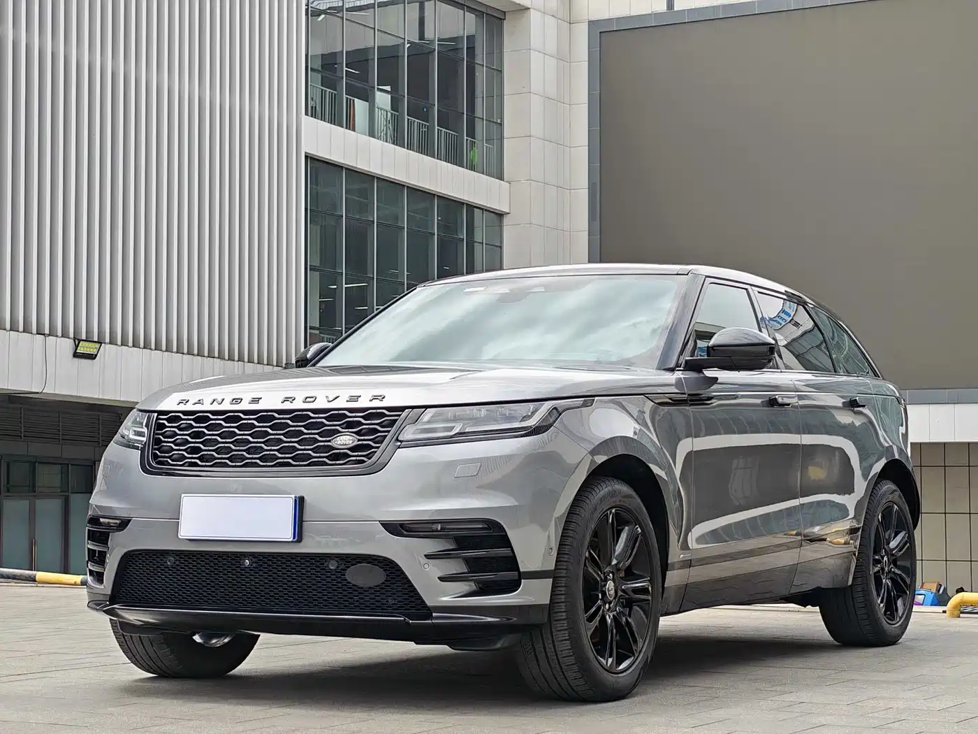 Land Rover Range Rover Velar 2021 P250 Gloss Black Collector's Edition