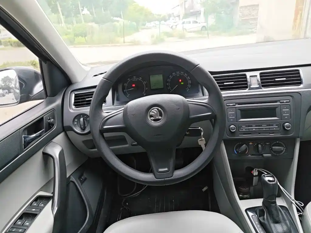 Photo 11 - Škoda Rapid