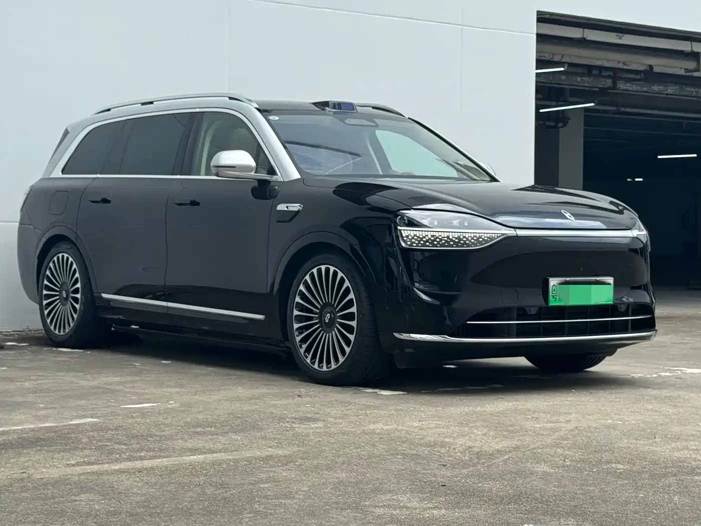 AITO Wenjie AITO M9 2025 Extended Range Ultra 52kWh 6-Seater фото 3