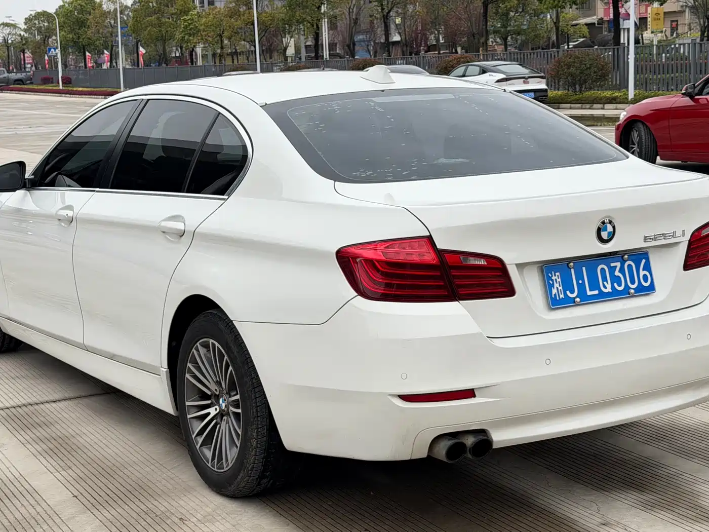 BMW 5 Series 2014 525Li Leading фото 6