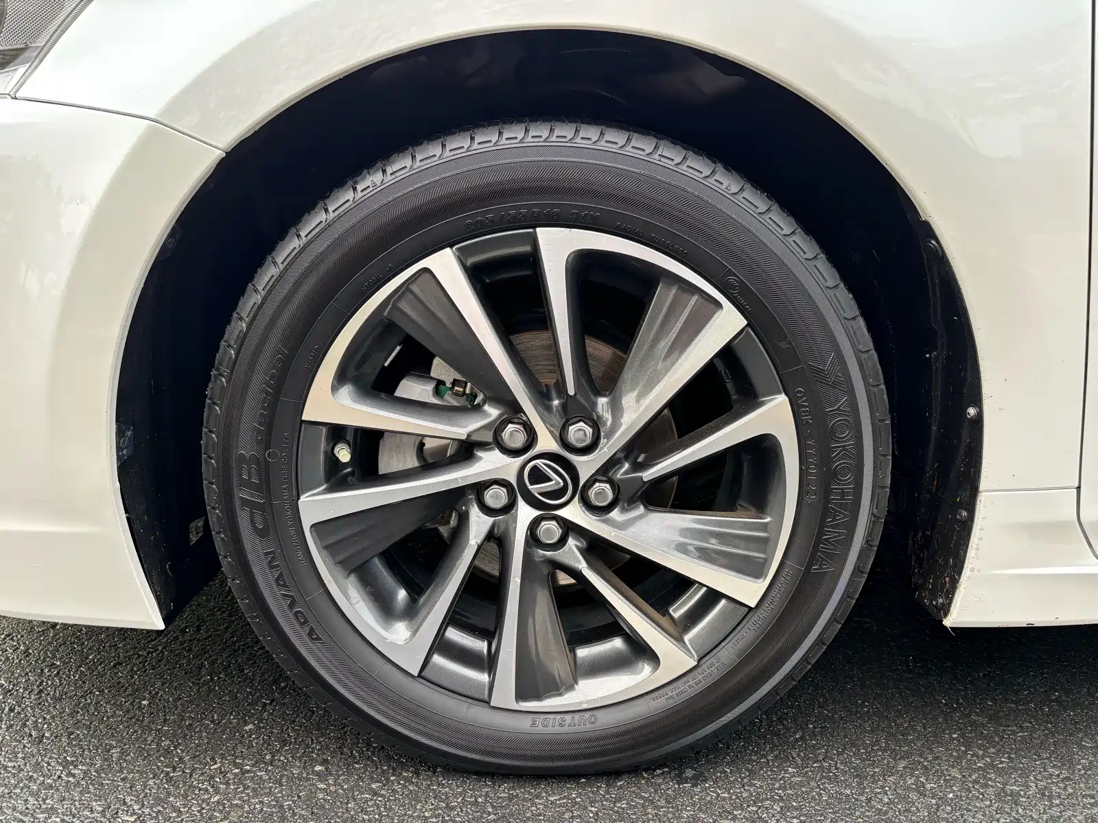 Photo 7 - Lexus CT