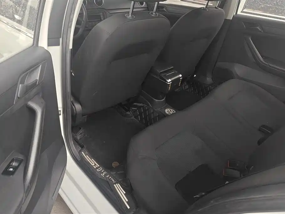 Volkswagen Jetta 2017 1.5L Manual Fashion фото 11