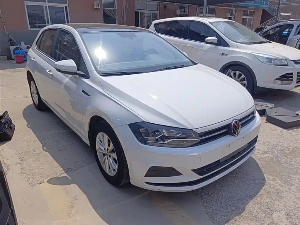 Volkswagen Polo 2021 Plus 1.5L Automatic Colorful Tech Edition фото 4