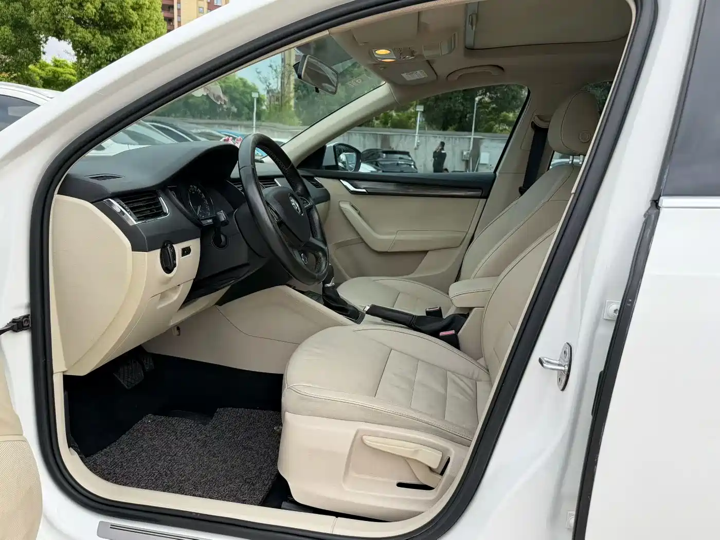 Škoda Octavia 2015 1.6L Automatic逸俊版 фото 8