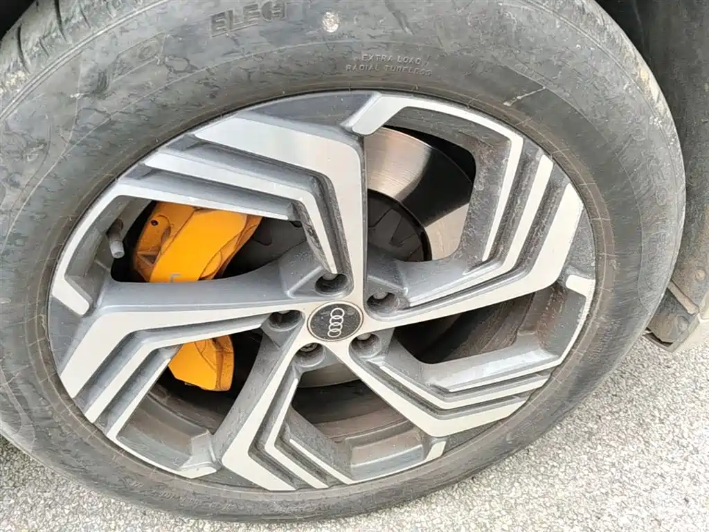 Audi e-tron 2021 50 quattro Exclusive Selection фото 14