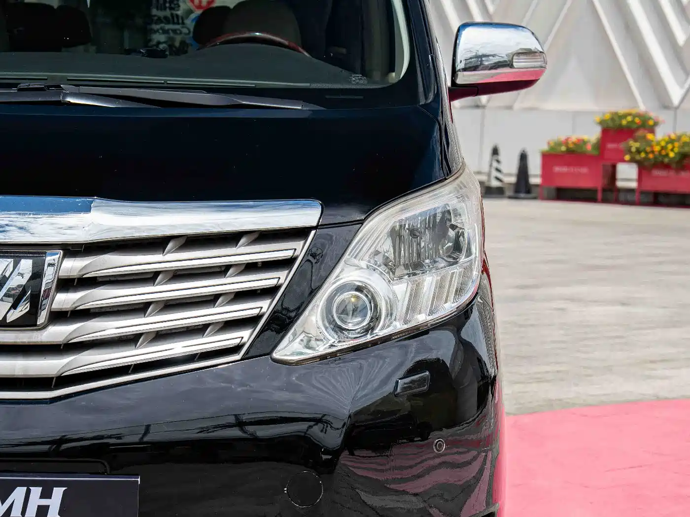 Toyota Alphard 2011 3.5L Luxury Edition фото 3