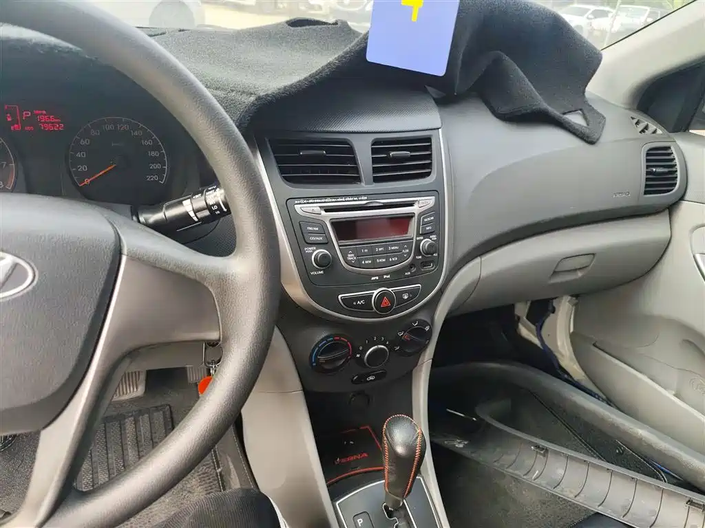 Hyundai Verna 2014 1.4L Automatic Smart GLS фото 6