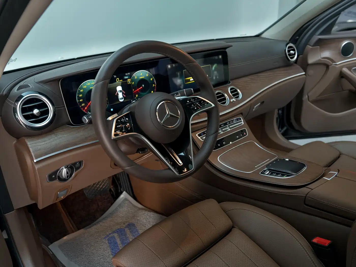 Mercedes-Benz E-Class 2023 E 260 L фото 9
