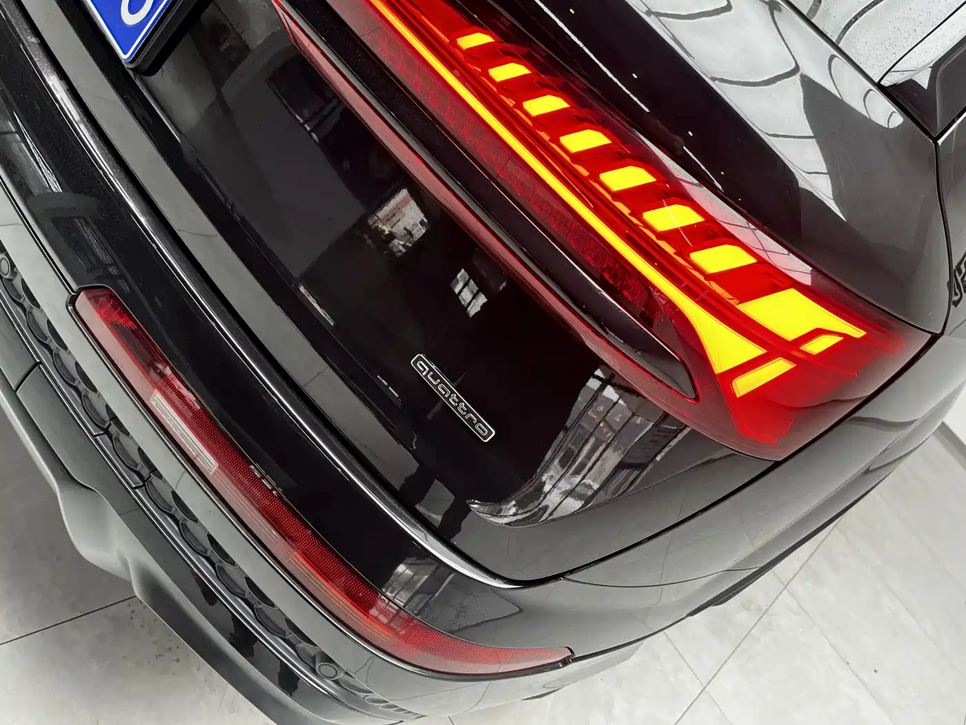 Audi Q7 2025 45 TFSI quattro S line Black Warrior фото 5