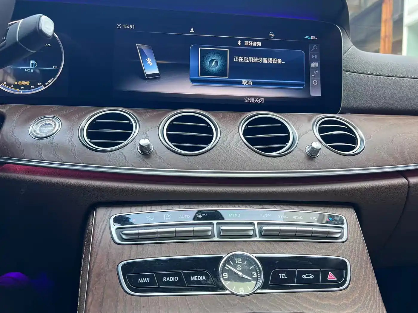 Mercedes-Benz E-Class 2019 E 200 L фото 17