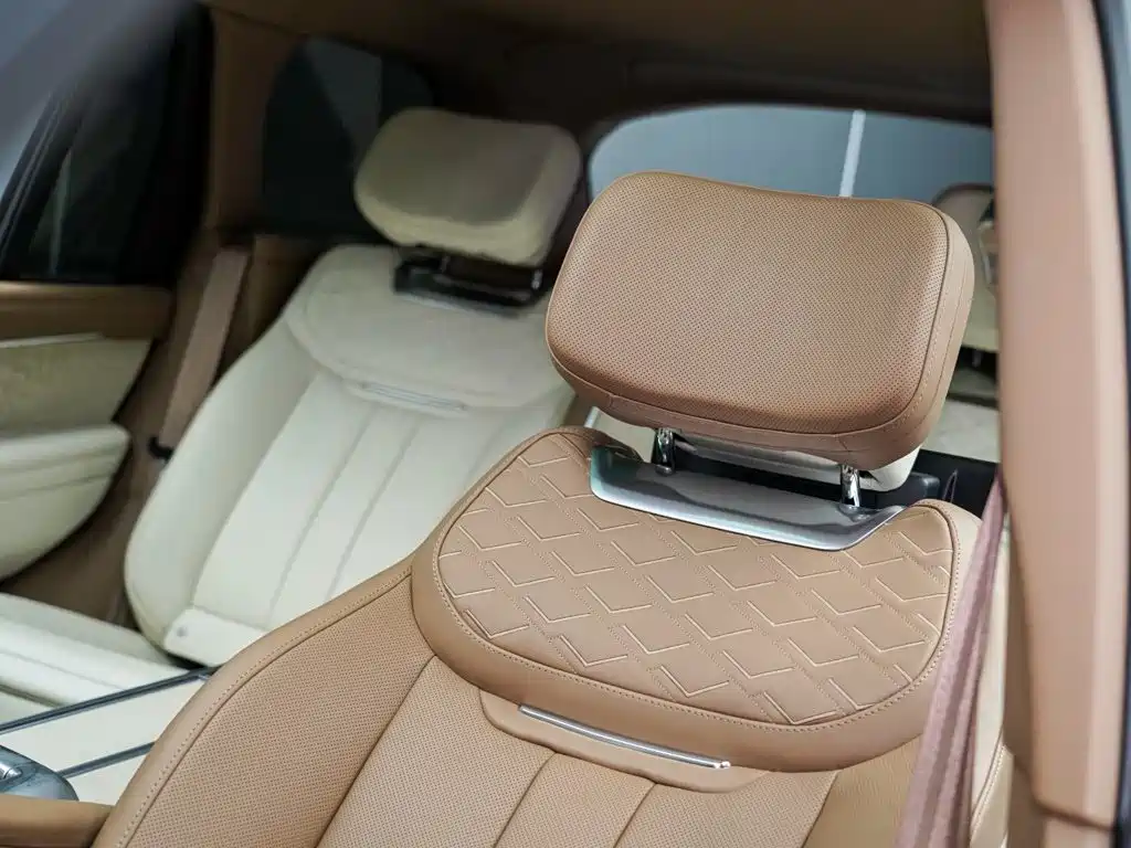 Photo 17 - Land Rover Range Rover