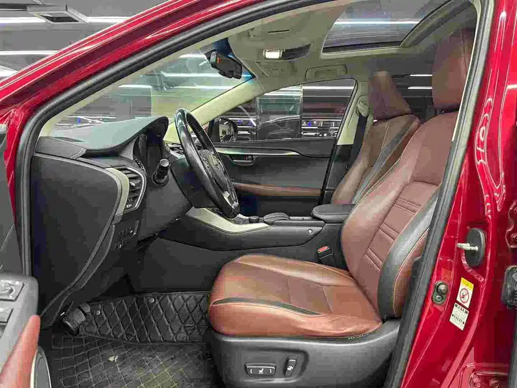 Фото 4 - Lexus NX