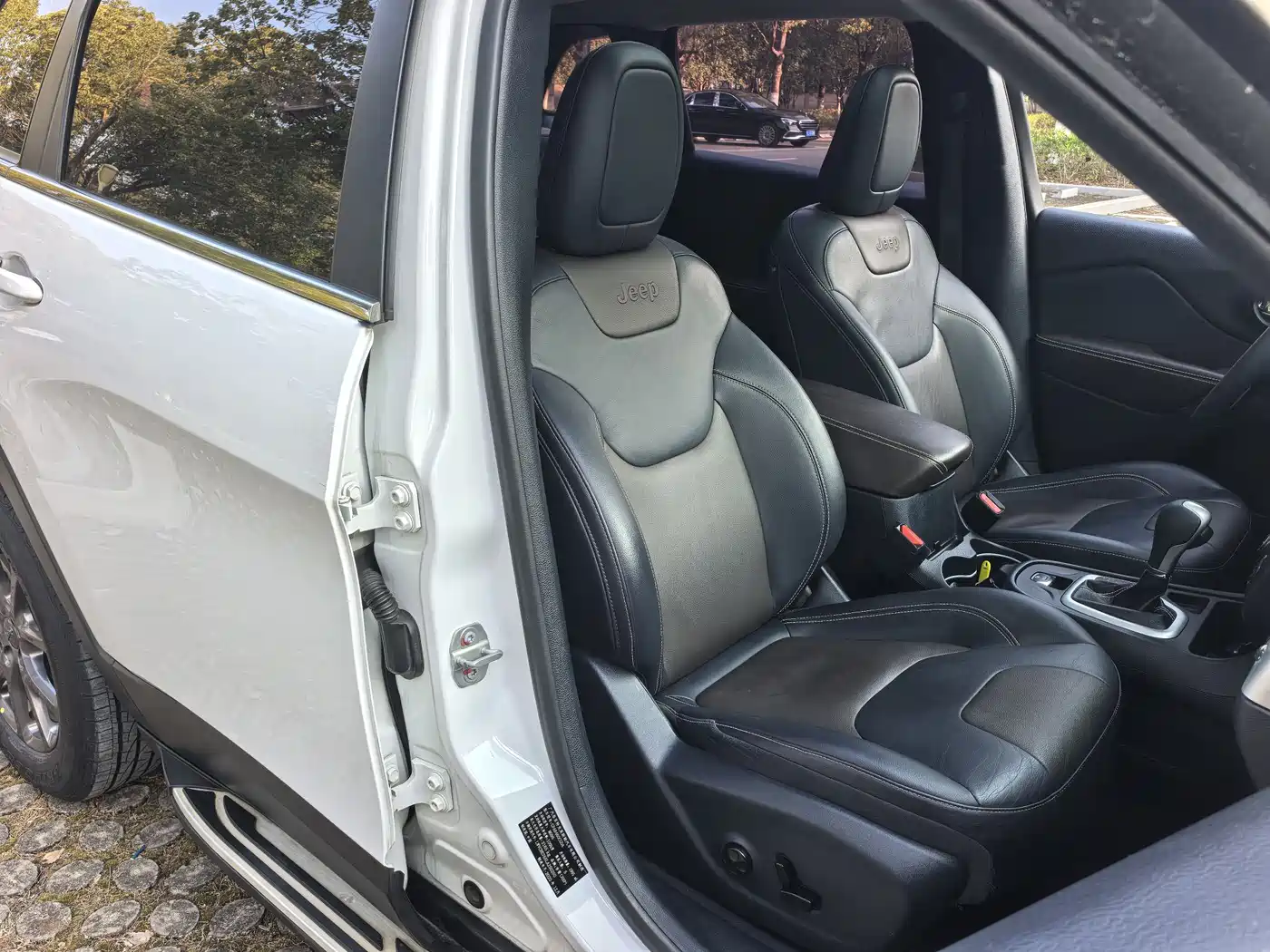 Jeep Cherokee 2021 2020 2.0L 2WD Classic Sport Edition