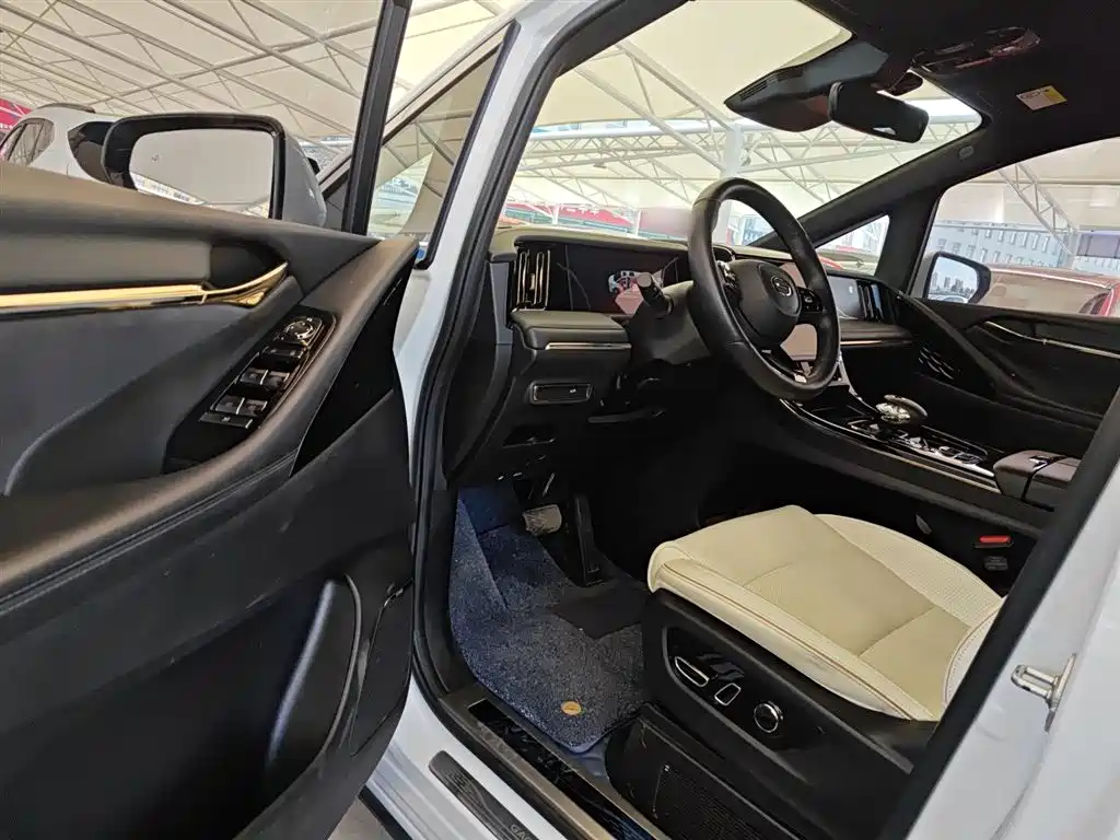 GAC Trumpchi Trumpchi M8 2023 Model Master Series 400T Flagship Edition фото 16