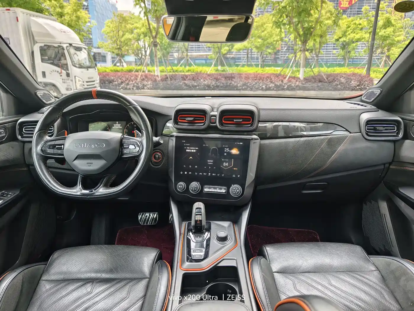 Lynk & Co 02 Hatchback 2021 2.0TD Halo Driving Control Package Edition фото 6