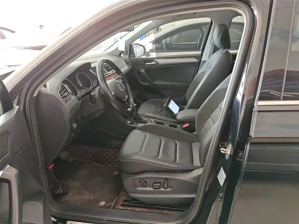Volkswagen Tiguan L 2021 330TSI Automatic 2WD Smart фото 16