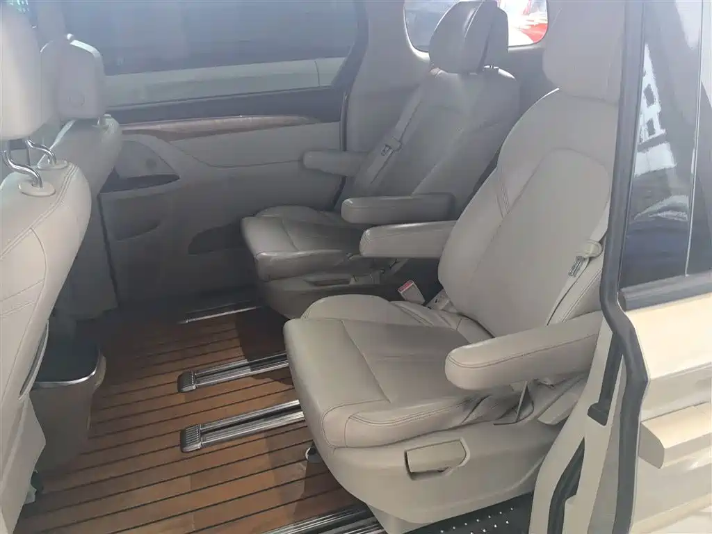 Buick GL8 2018 ES 28T Comfort Type China VI фото 13