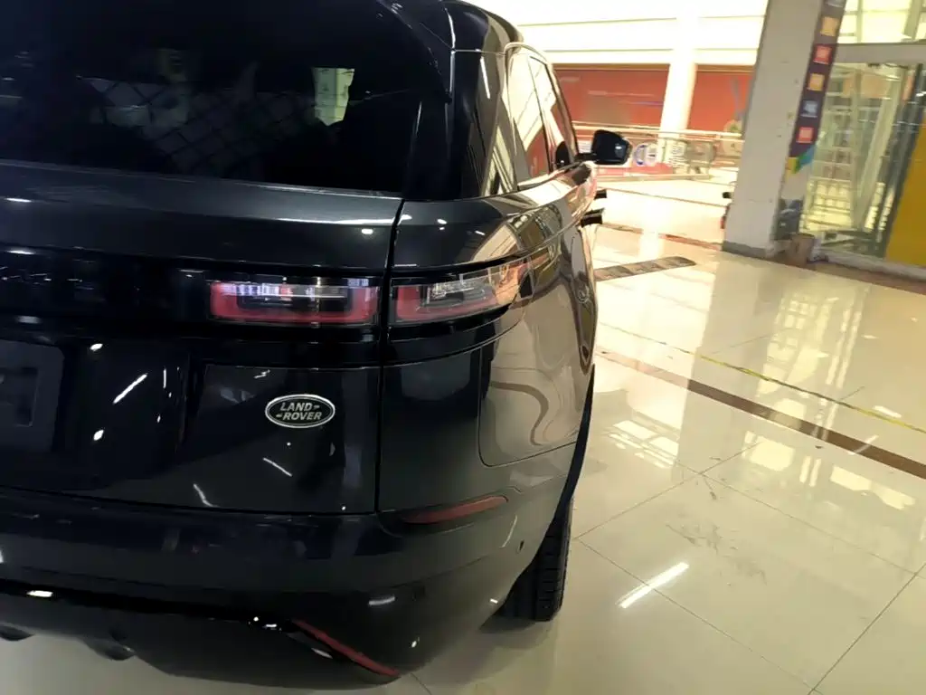 Photo 8 - Land Rover Range Rover Velar