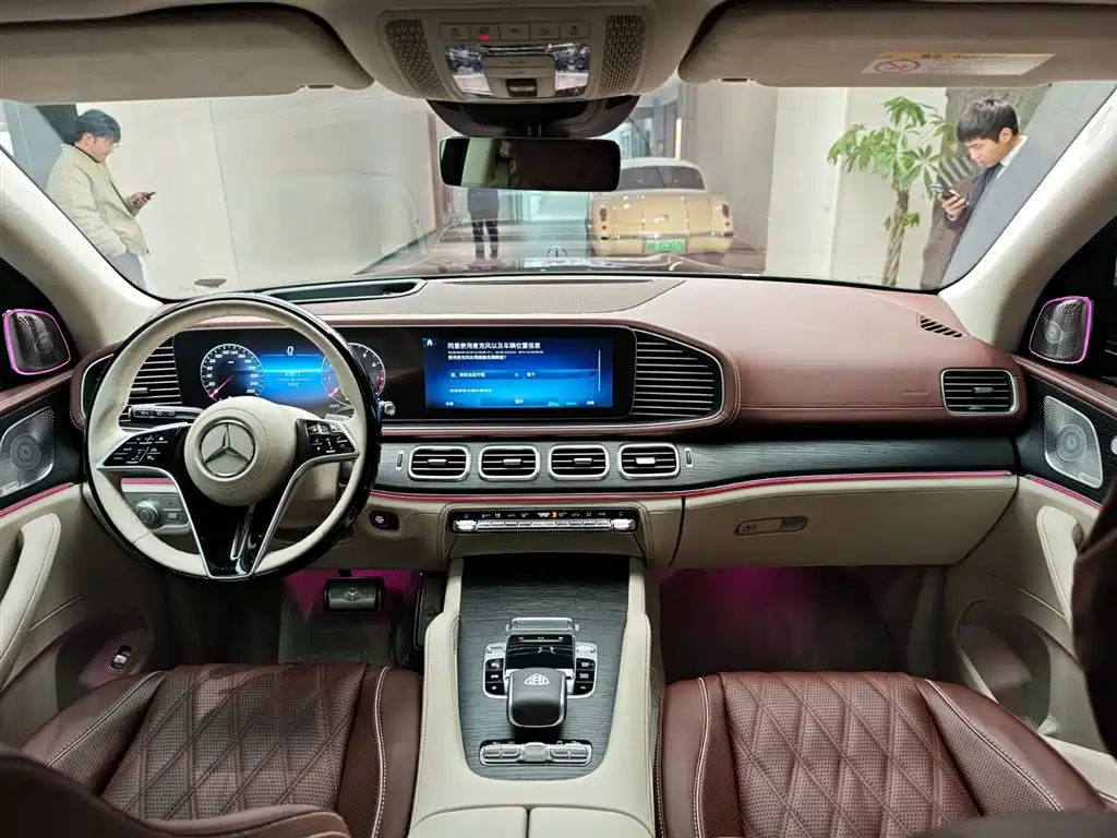 Mercedes-Benz Maybach GLS 2025 GLS 600 4MATIC Polar Night Edition фото 13