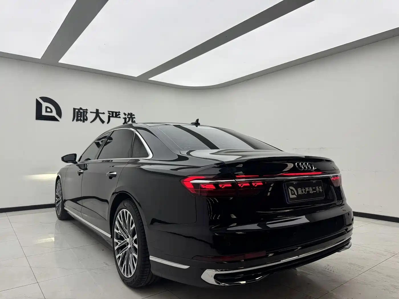 Audi A8 2025 A8L 45 TFSI quattro Luxury фото 3