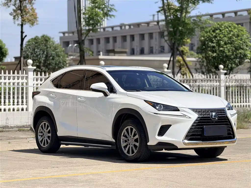 Lexus NX 2017 200 AWD Sharp Style Edition фото 6