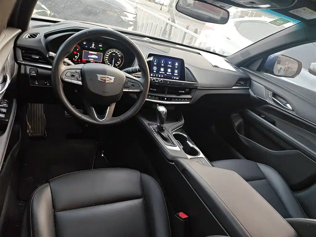CADILLAC CT4