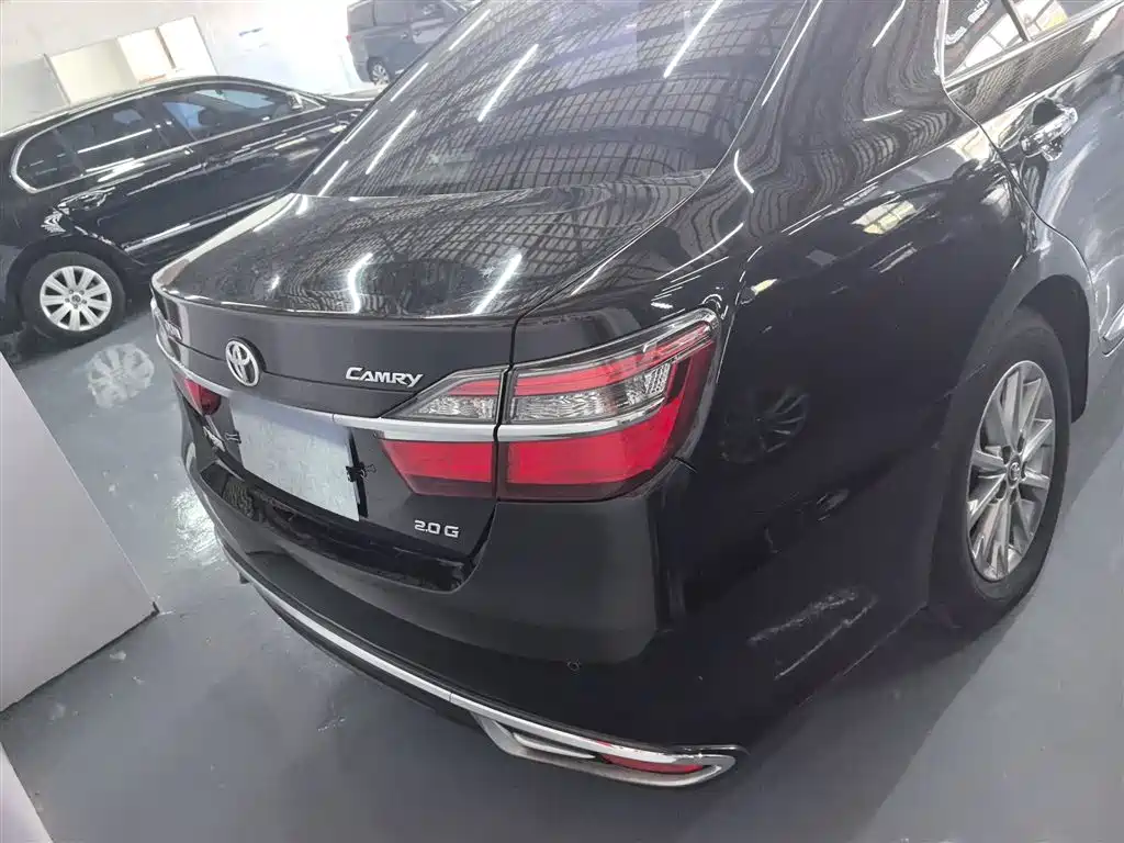 Toyota Camry 2016 2.0G 10th Anniversary Luxury Edition фото 11
