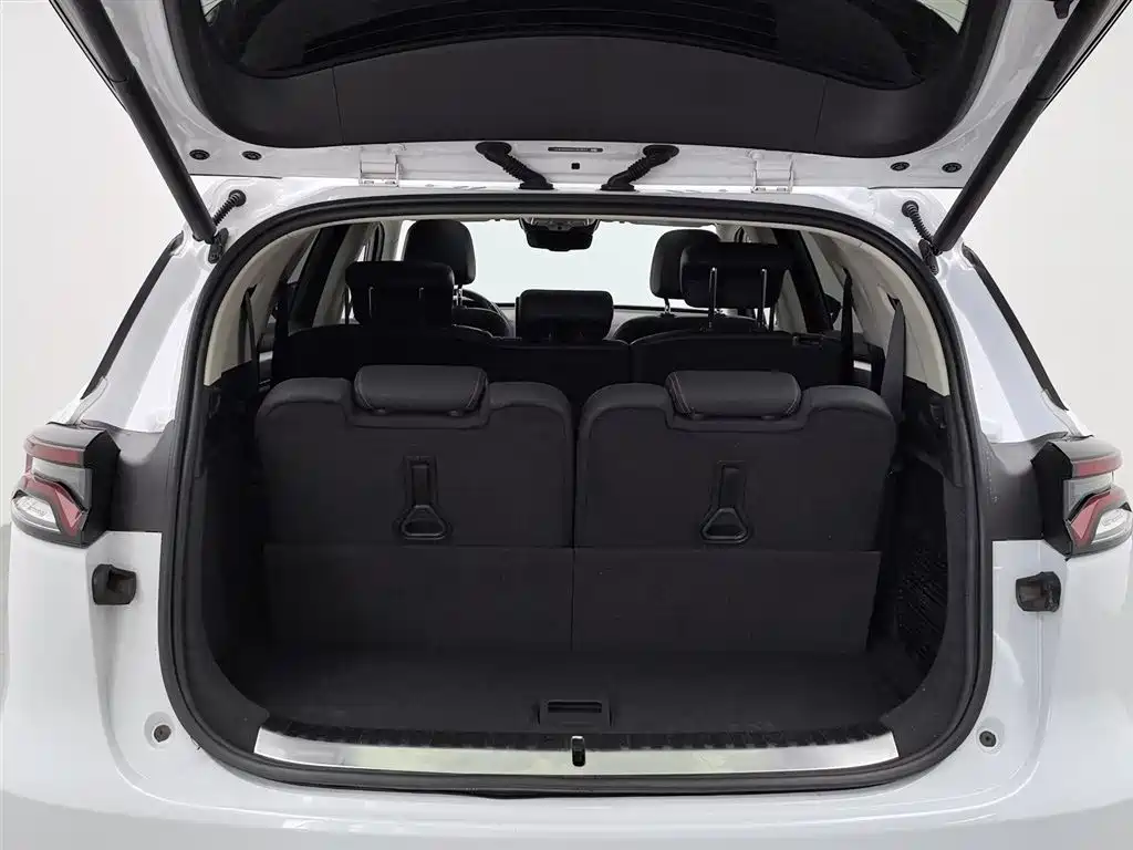 BYD Tang New Energy 2018 DM 2.0T AWD Smart Connection Enjoy Edition 7-Seater China V фото 16