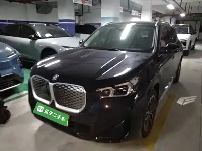BMW iX1